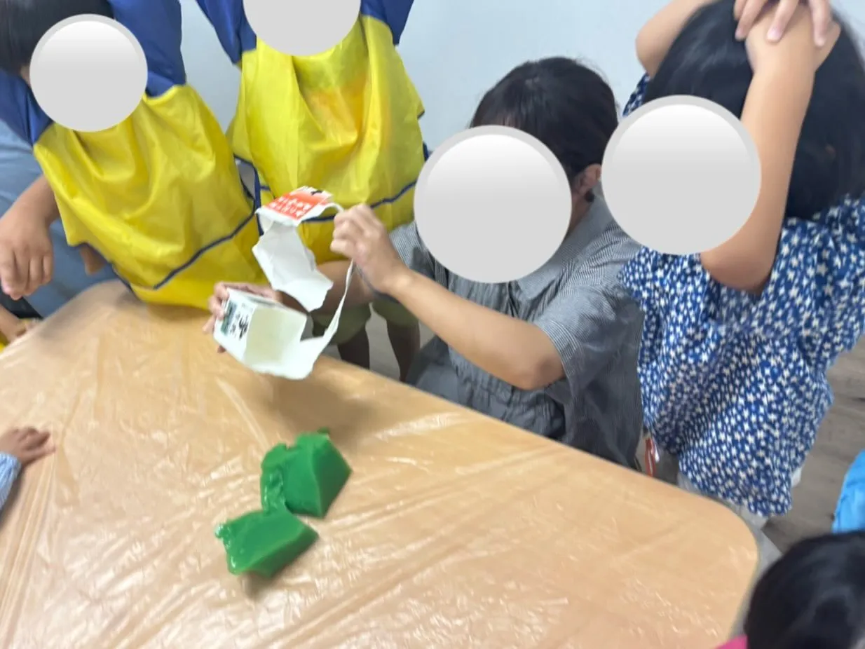 [児発]寒天で感触遊び[札幌市北区児童デイ]